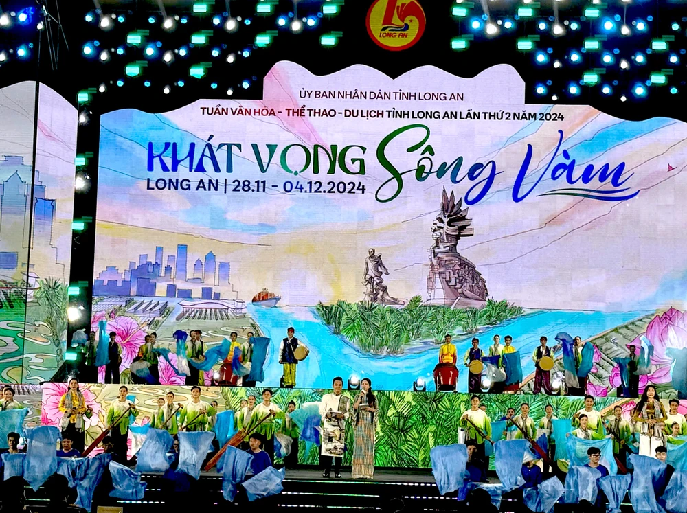 Chương trình văn nghệ chào mừng lễ khai mạc 4.jpg