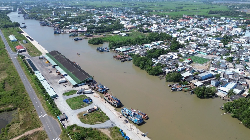 Hơn 800 tàu thuyền ở Tiền Giang vào nơi trú bão an toàn