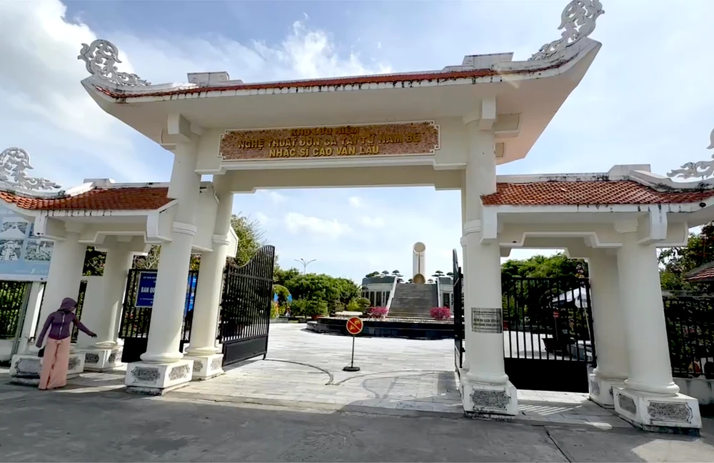 Khu lưu niệm nghệ thuật Đờn ca tài tử Nam bộ, nhạc sĩ Cao Văn Lầu Ảnh màn hình 2025-05-12 lúc 15.55.16.png