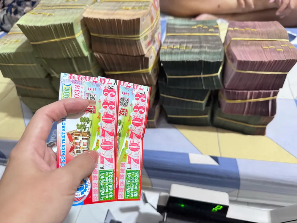 Đổi giải trúng độc đắc có dãy số 707033 ảnh 1.jpg