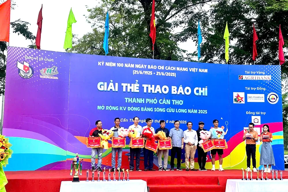 Giải đấu quy tụ sự tham gia của 16 đoàn thể thao z6749701657780_98a2c745edad8f52c369f2cb4d6b3caf.jpg