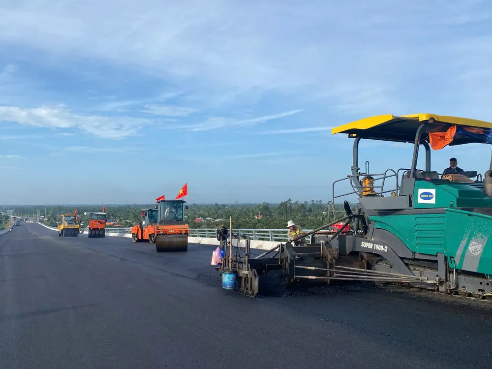 Các đơn vị thi công dự án cầu Rạch Miễu 2 đang tăng tốc về đích ảnh 2.jpg