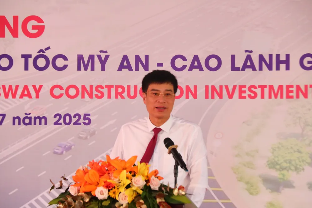 Thứ trưởng Bộ Xây dựng Phạm Minh Hà phát biểu tại lễ khởi công IMG_3160.JPG