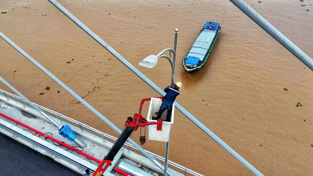 Đang khẩn trương hoàn thiện hạng mục chiếu sáng cầu Rạch Miễu 2 ảnh 11.jpg