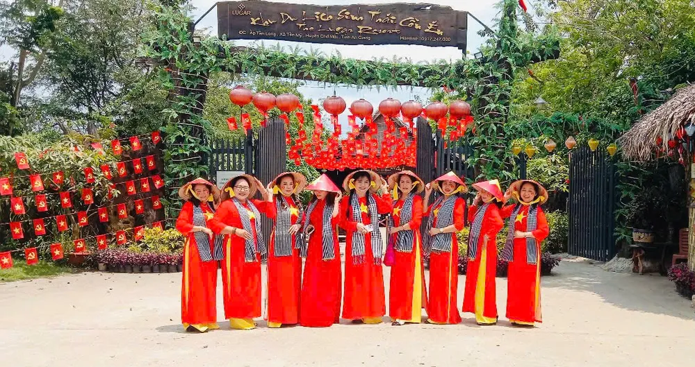 Du khách đến tham quan tại Khu du lịch sinh thái Cồn Én, tỉnh An Giang ảnh 2.jpg