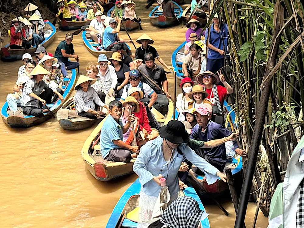 Du khách tham quan cù lao Thới Sơn trong dịp lễ 2-9 DL DONG THAP..jpg