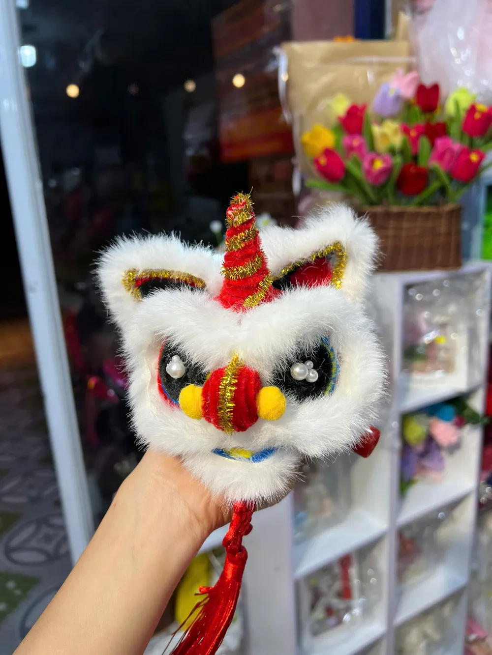 Đèn lồng lân bằng kẽm được rất tinh xảo và công phu ảnh 9.jpg