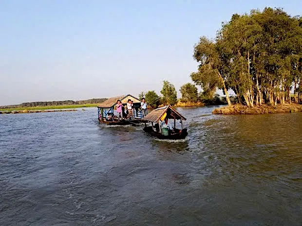 Du khách tham quan Vườn Quốc gia Tràm Chim tram chim 1.jpg