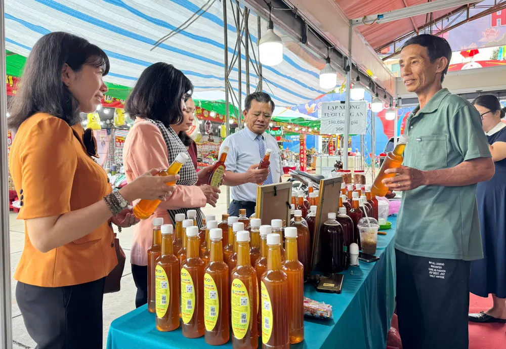 Một gian hàng sản phẩm OCOP tham gia trưng bày hội chợ tại tỉnh Tây Ninh ảnh 1.jpg