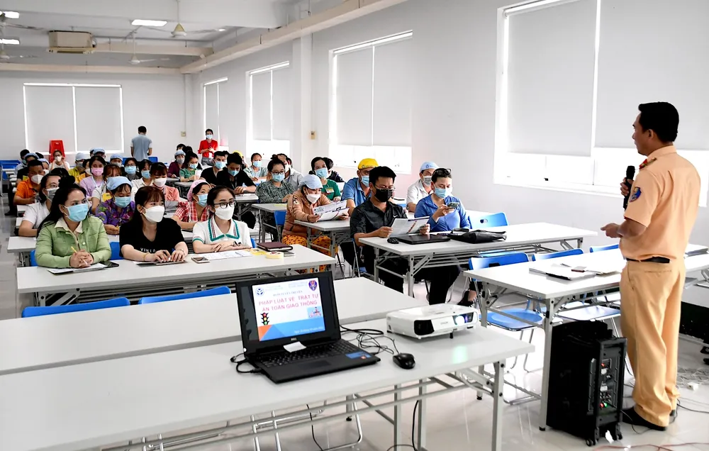 TUYEN TRUYEN CONG NHAN.jpg