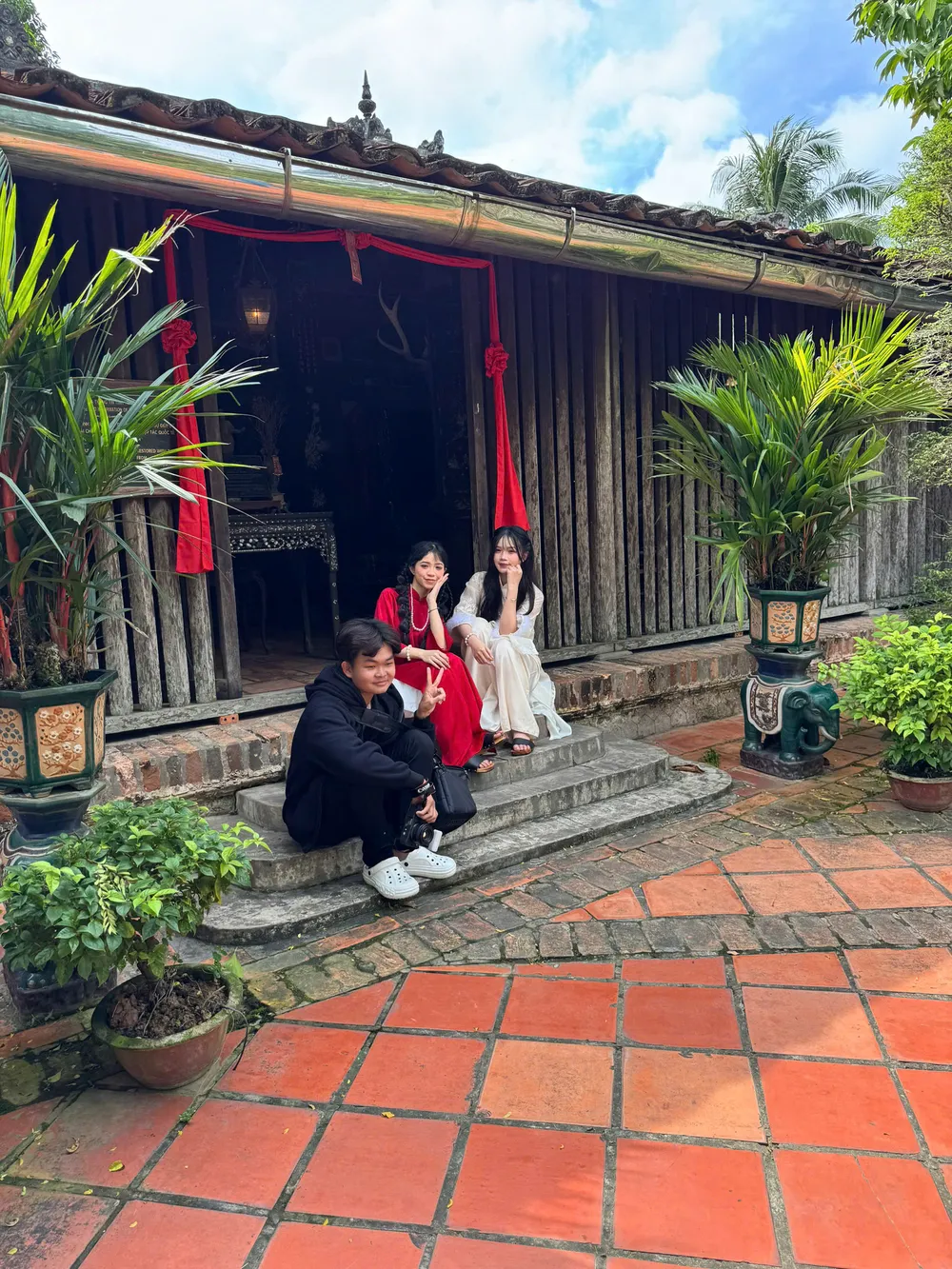 NHA CO ONG KIET..jpg