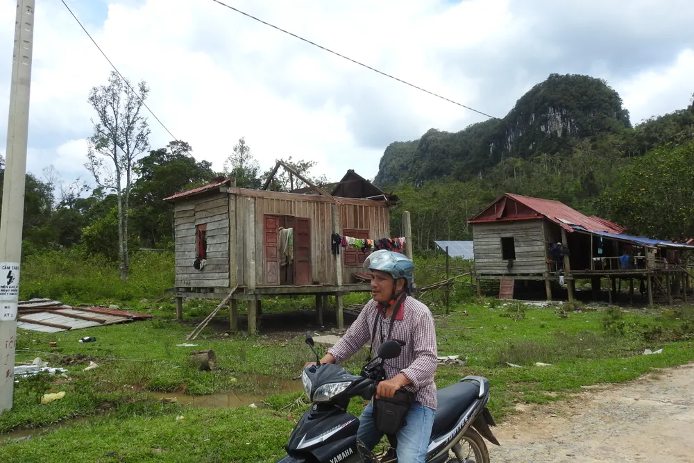 Tan tác đường lên A Rem ảnh 4