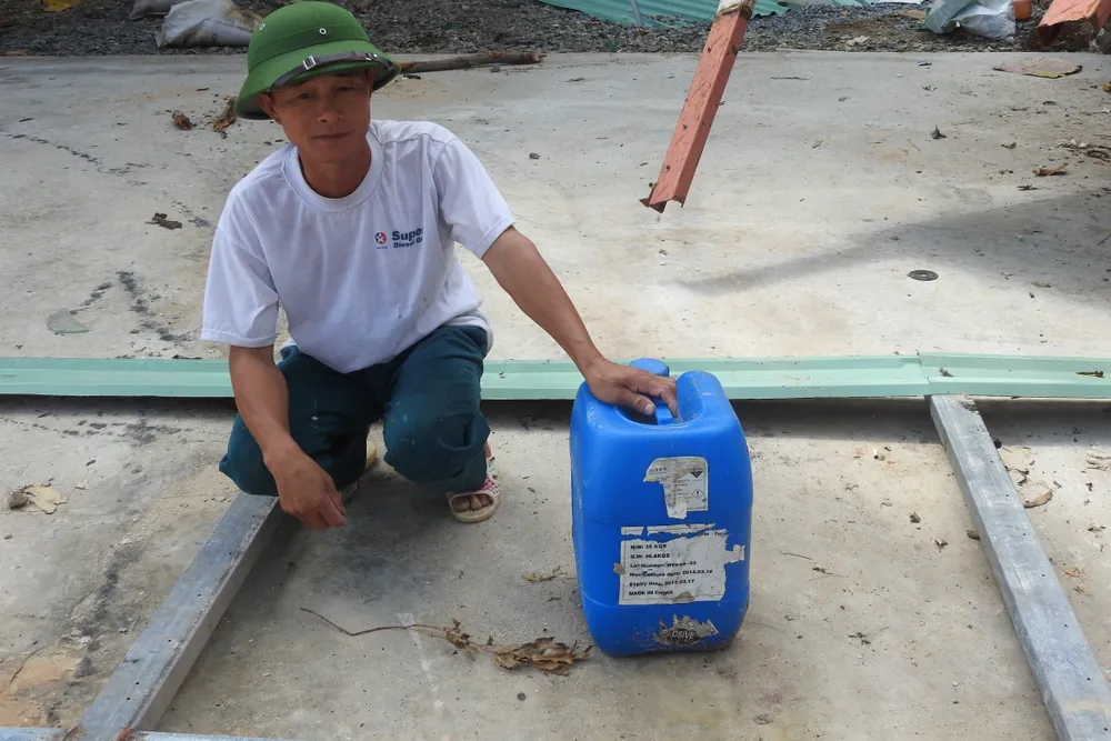 Bão số 10 quật lộ kho hóa chất độc hại gần khu dân cư ở Quảng Bình? ảnh 3 Bão số 10 quật lộ kho hóa chất độc hại gần khu dân cư ở Quảng Bình? ảnh 3
