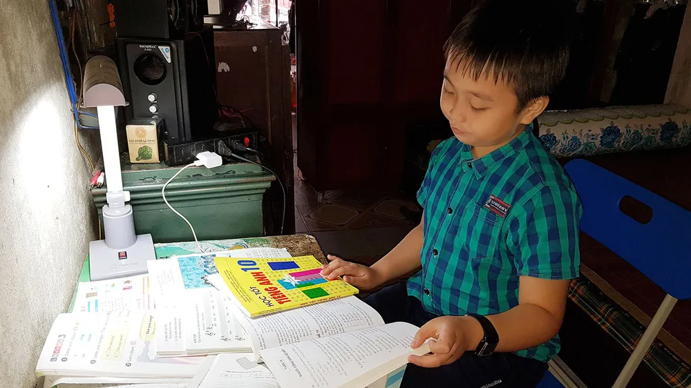 Bất ngờ cậu bé lớp 4 "bắn" tiếng Anh điệu nghệ giới thiệu cảnh đẹp Quảng Bình ảnh 1 Bất ngờ cậu bé lớp 4 "bắn" tiếng Anh điệu nghệ giới thiệu cảnh đẹp Quảng Bình ảnh 1