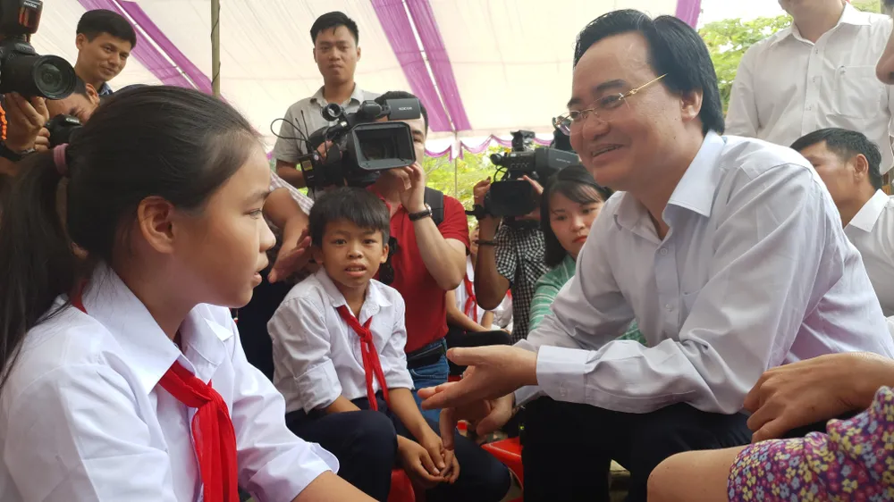 Quảng Bình: Khai giảng Bộ trưởng không đọc diễn văn ảnh 1