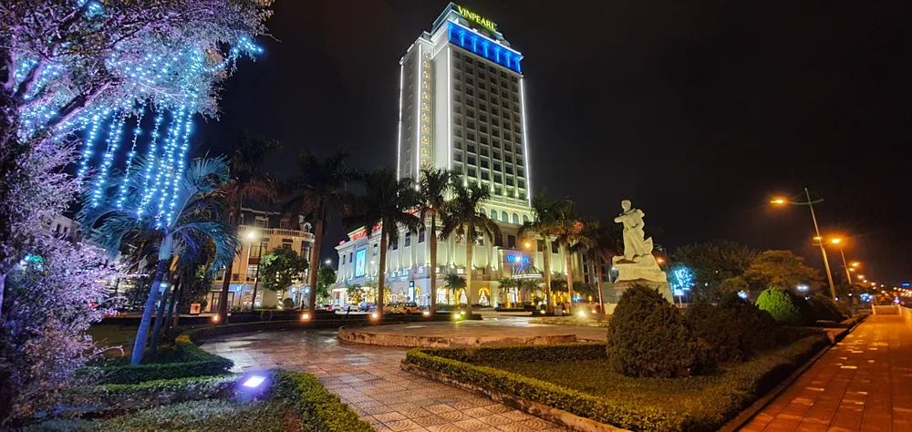 Đôi bờ sông Nhật Lệ bừng sáng sau khi được chỉnh trang  ảnh 9