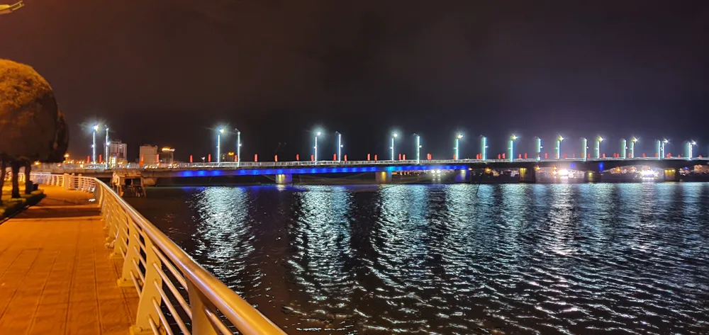 Đôi bờ sông Nhật Lệ bừng sáng sau khi được chỉnh trang  ảnh 8