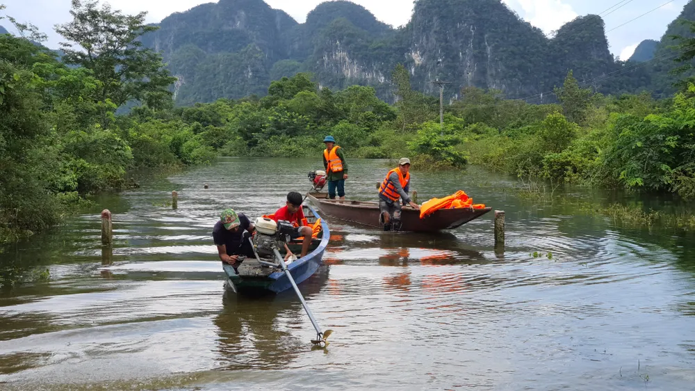 Hơn 12.000 nhà dân ở Quảng Bình ngập nặng ảnh 9 Hơn 12.000 nhà dân ở Quảng Bình ngập nặng ảnh 9