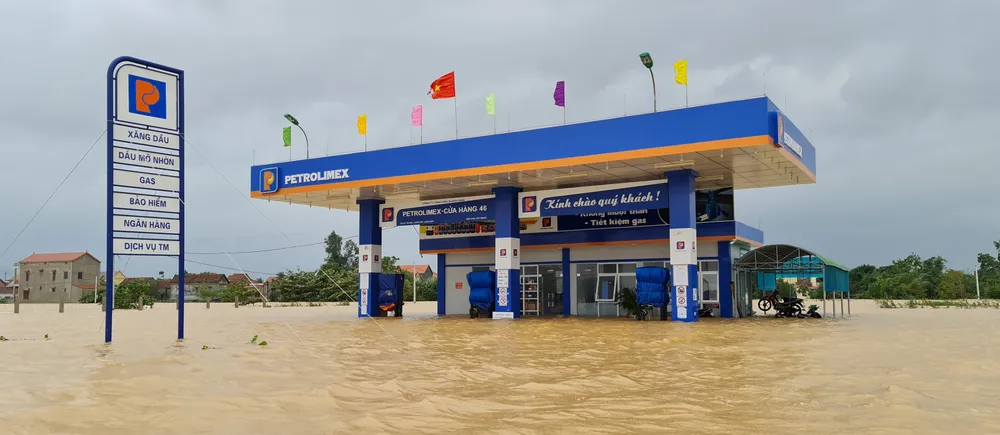 Hơn 12.000 nhà dân ở Quảng Bình ngập nặng ảnh 2 Hơn 12.000 nhà dân ở Quảng Bình ngập nặng ảnh 2