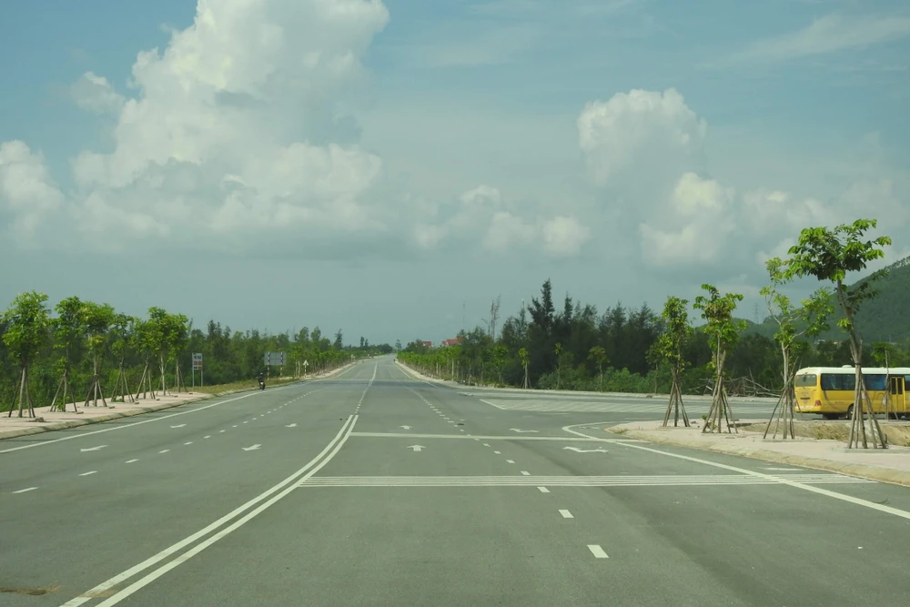 Hệ thống hạ tầng ở Khu kinh tế Hòn La, Quảng Trạch, Quảng Bình