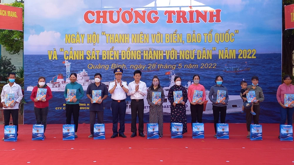 Quảng Bình: Ngày hội Nghĩa tình biên giới biển đảo ảnh 1 Quảng Bình: Ngày hội Nghĩa tình biên giới biển đảo ảnh 1