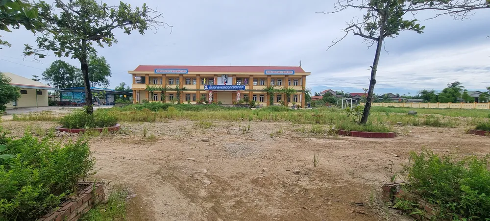 Cận cảnh nhiều trường học xuống cấp khiến cả nghìn học sinh thiếu phòng học ảnh 2 Cận cảnh nhiều trường học xuống cấp khiến cả nghìn học sinh thiếu phòng học ảnh 2