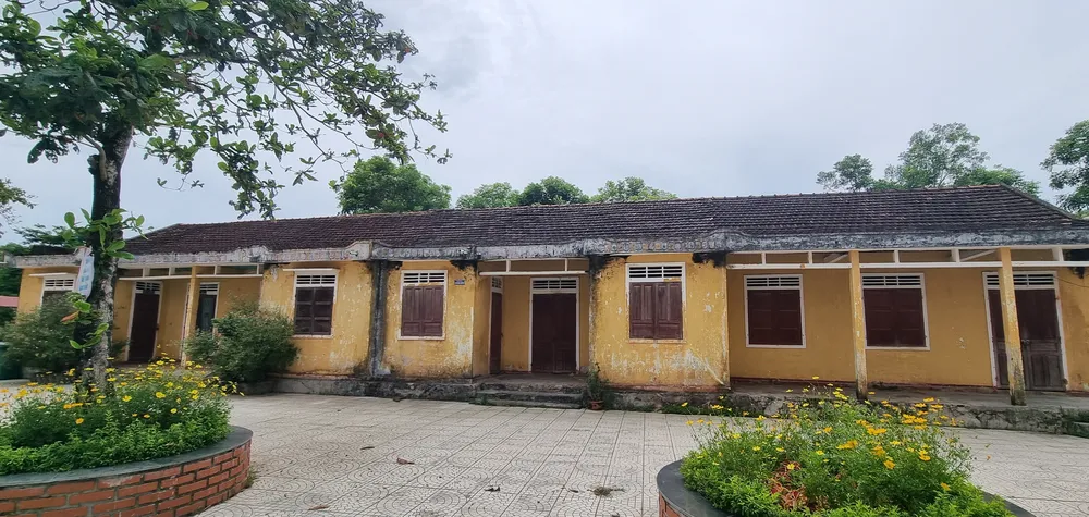 Cận cảnh nhiều trường học xuống cấp khiến cả nghìn học sinh thiếu phòng học ảnh 5 Cận cảnh nhiều trường học xuống cấp khiến cả nghìn học sinh thiếu phòng học ảnh 5