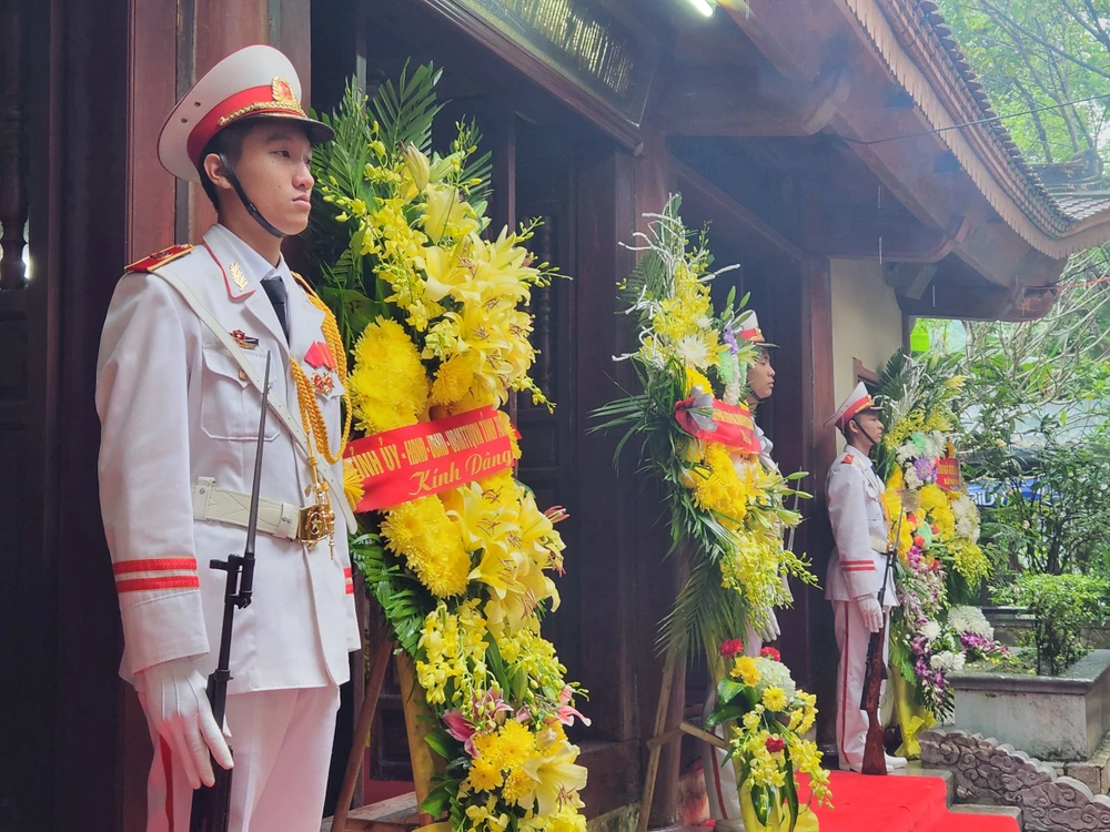 Quảng Bình long trọng tổ chức lễ tưởng niệm 50 năm ngày hy sinh các anh hùng liệt sĩ hang Tám Cô ảnh 2 Quảng Bình long trọng tổ chức lễ tưởng niệm 50 năm ngày hy sinh các anh hùng liệt sĩ hang Tám Cô ảnh 2