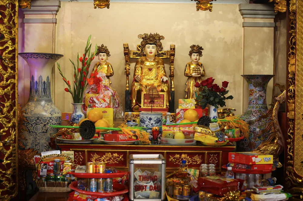 Đền Công chúa Liễu Hạnh là Di tích lịch sử cấp tỉnh được thờ phụng hơn 500 năm qua tại thôn Vĩnh Sơn, xã Quảng Đông Đền Công chúa Liễu Hạnh là Di tích lịch sử cấp tỉnh được thờ phụng hơn 500 năm qua tại thôn Vĩnh Sơn, xã Quảng Đông