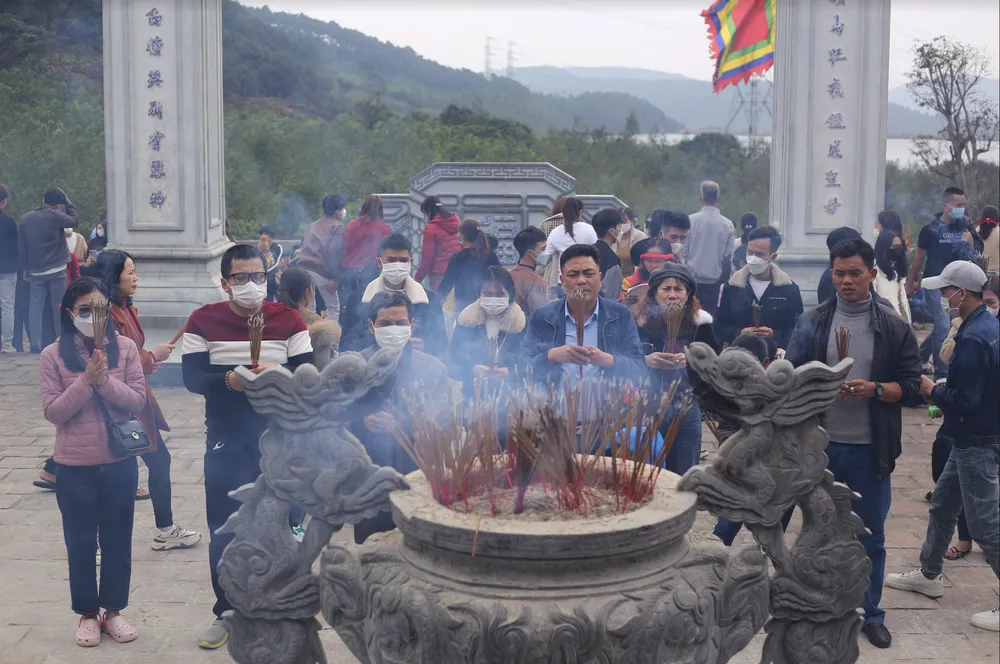 Ngày nay Đèo Ngang là nơi hành hương nhộn nhịp Ngày nay Đèo Ngang là nơi hành hương nhộn nhịp