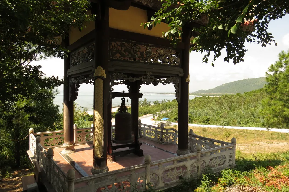 Tiếng chuông Vũng Chùa Tiếng chuông Vũng Chùa