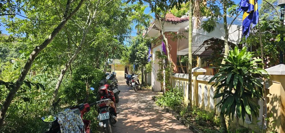 Lối vào nhà thờ Đức Lễ Thành Hầu Nguyễn Hữu Cảnh tại thôn Đại Phúc