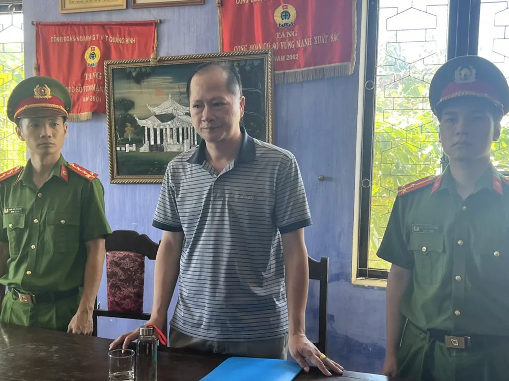 Ông Nguyễn Thanh Long bị khởi tố tội "Nhận hối lộ" Ông Nguyễn Thanh Long bị khởi tố tội "Nhận hối lộ"