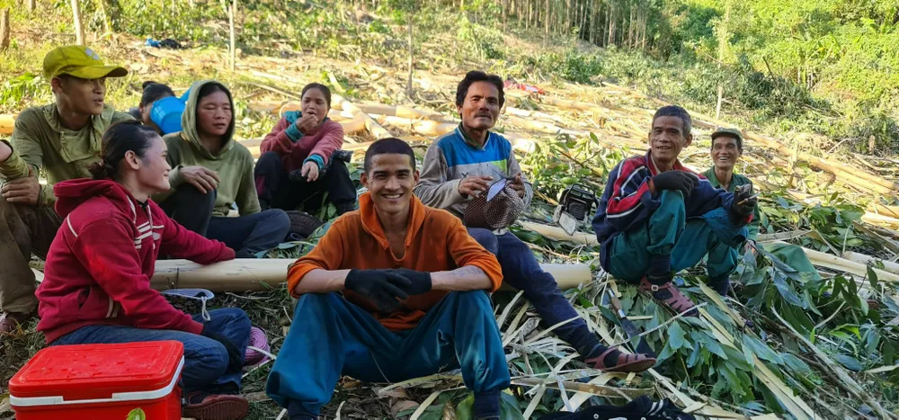 Cuối ngày, nhận được thu nhập 250.000 đồng cũng có nụ cười hồn hậu Cuối ngày, nhận được thu nhập 250.000 đồng cũng có nụ cười hồn hậu