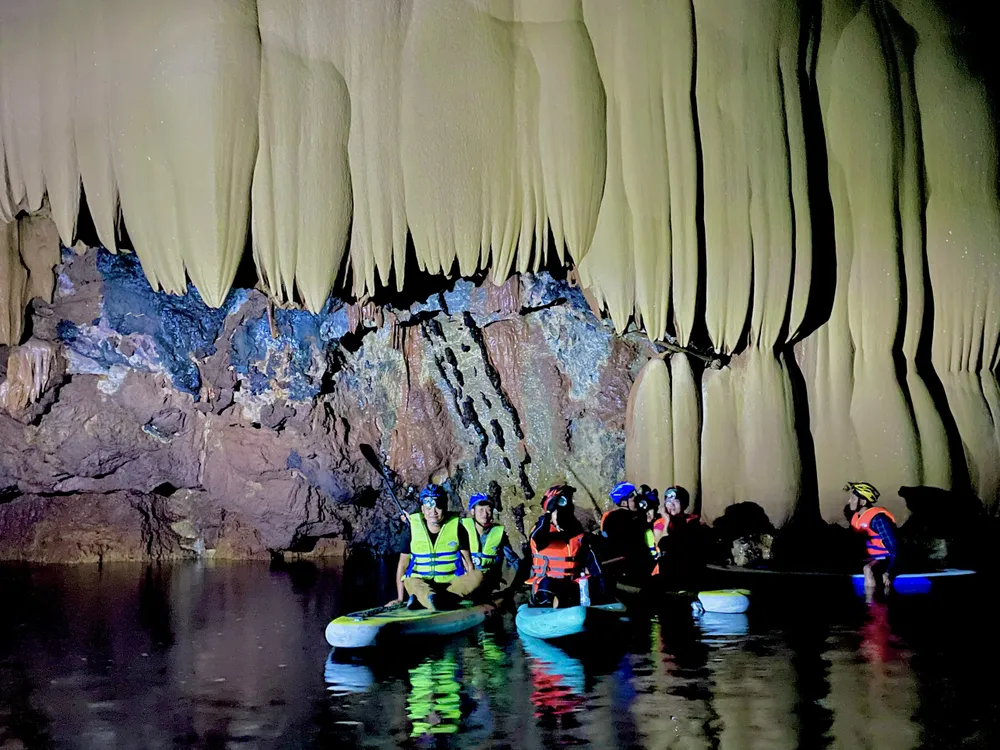 Bức rèm thạch nhũ khổng lồ Bức rèm thạch nhũ khổng lồ