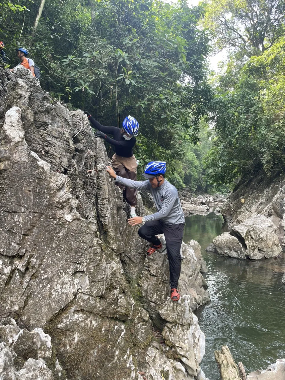 Hành trình vượt đá tai mèo Hành trình vượt đá tai mèo