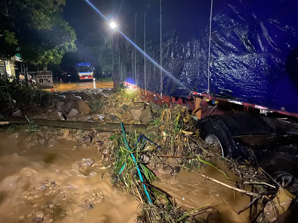 Sạt lở tại xã Dân Hóa, huyện Minh Hóa Sạt lở tại xã Dân Hóa, huyện Minh Hóa