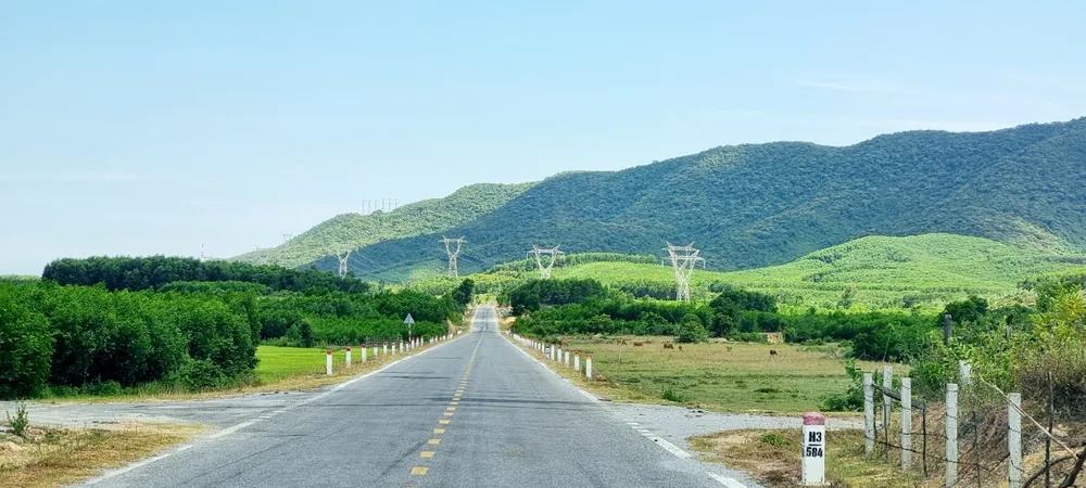 Tâm chấn động đất khu vực xã Quảng Tiến, Quảng Tùng, cách mặt đất 12km Tâm chấn động đất khu vực xã Quảng Tiến, Quảng Tùng, cách mặt đất 12km