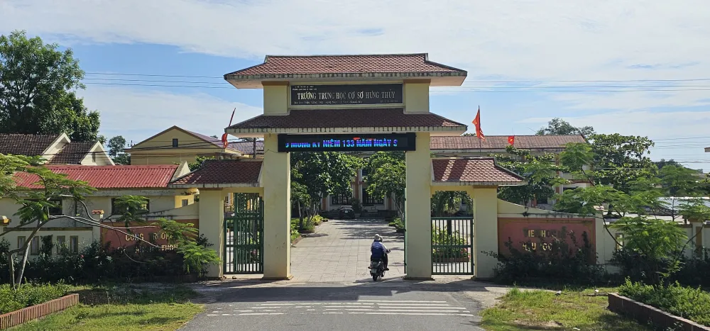 Trường THCS Hưng Thủy để bạo lực học đường xảy ra khiến cháu V. bị chấn thương tâm lý 23% Trường THCS Hưng Thủy để bạo lực học đường xảy ra khiến cháu V. bị chấn thương tâm lý 23%