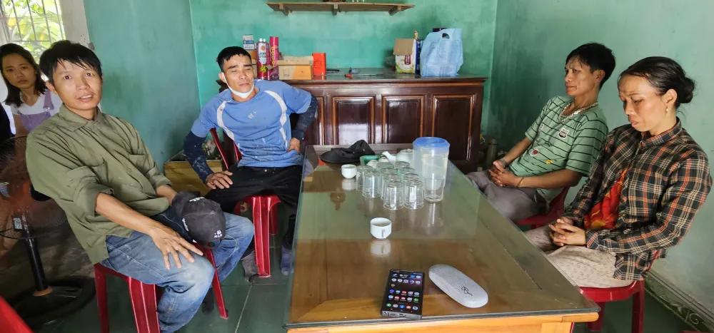 Gia đình ông Vượng buồn lòng khi không ai chịu trách nhiệm vụ con ông bị bạo hành học đường từ lớp 6 đến lớp 9 và nay thất học Gia đình ông Vượng buồn lòng khi không ai chịu trách nhiệm vụ con ông bị bạo hành học đường từ lớp 6 đến lớp 9 và nay thất học