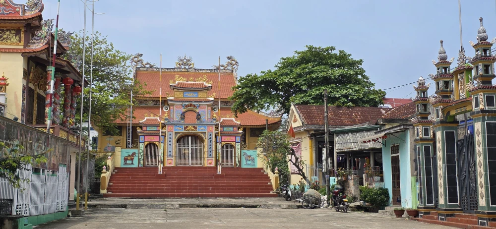 Đình làng biển Đức Trạch 1000024480.jpg
