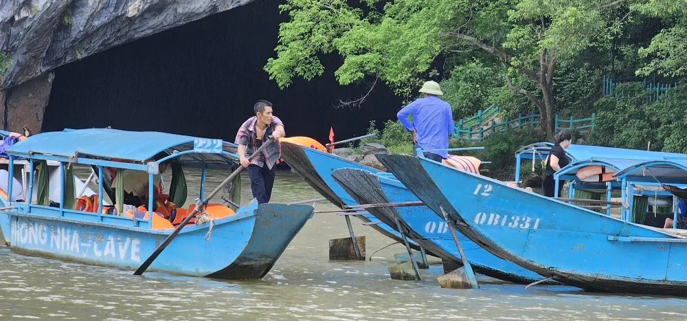 Từ trầm tích ấy, di chúc của đá đã để lại một nền du lịch hang động thượng hạng 20230730_090820.jpg