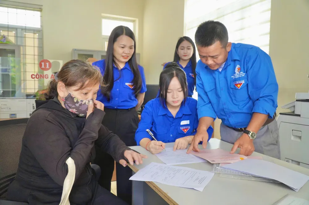 Người dân được đón tiếp chu đáo 1000025802.jpg