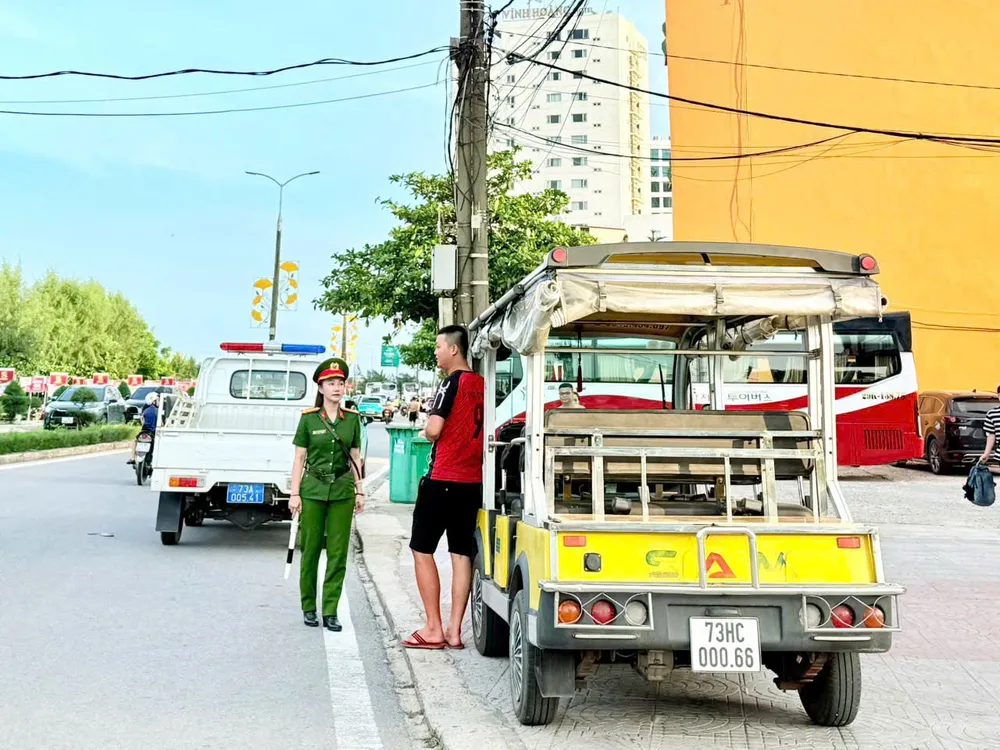 Tuyên truyền xe điện không chạy khi hết thử nghiệm 1000025971.jpg