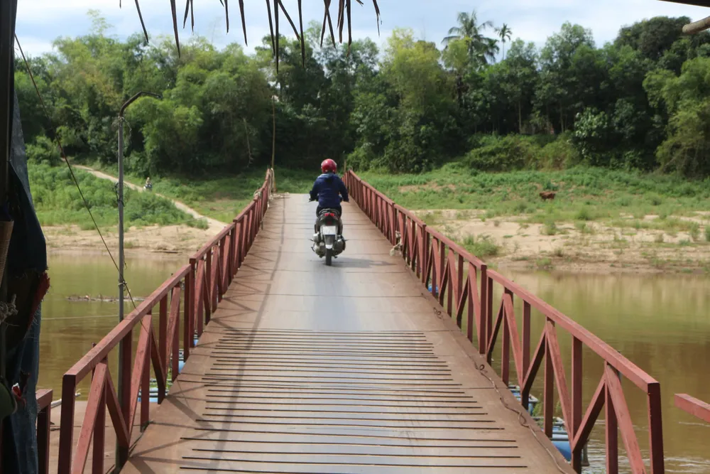 The pontoon bridge is also degraded and traffic is prohibited during flood season. 1000060121.jpg
