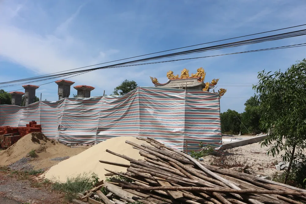 Một nhà thờ họ đang xây dựng 1000060291.jpg