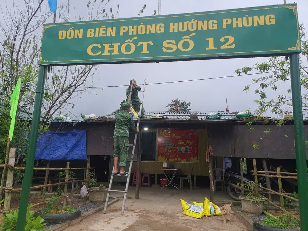 Đồn biên phòng Hướng Phùng gia cố lại chốt số 12 1000026848.jpg