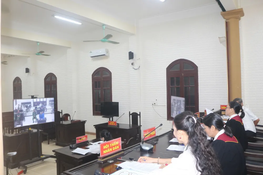 Phiên tòa xét xử trực tuyến 1000027451.jpg