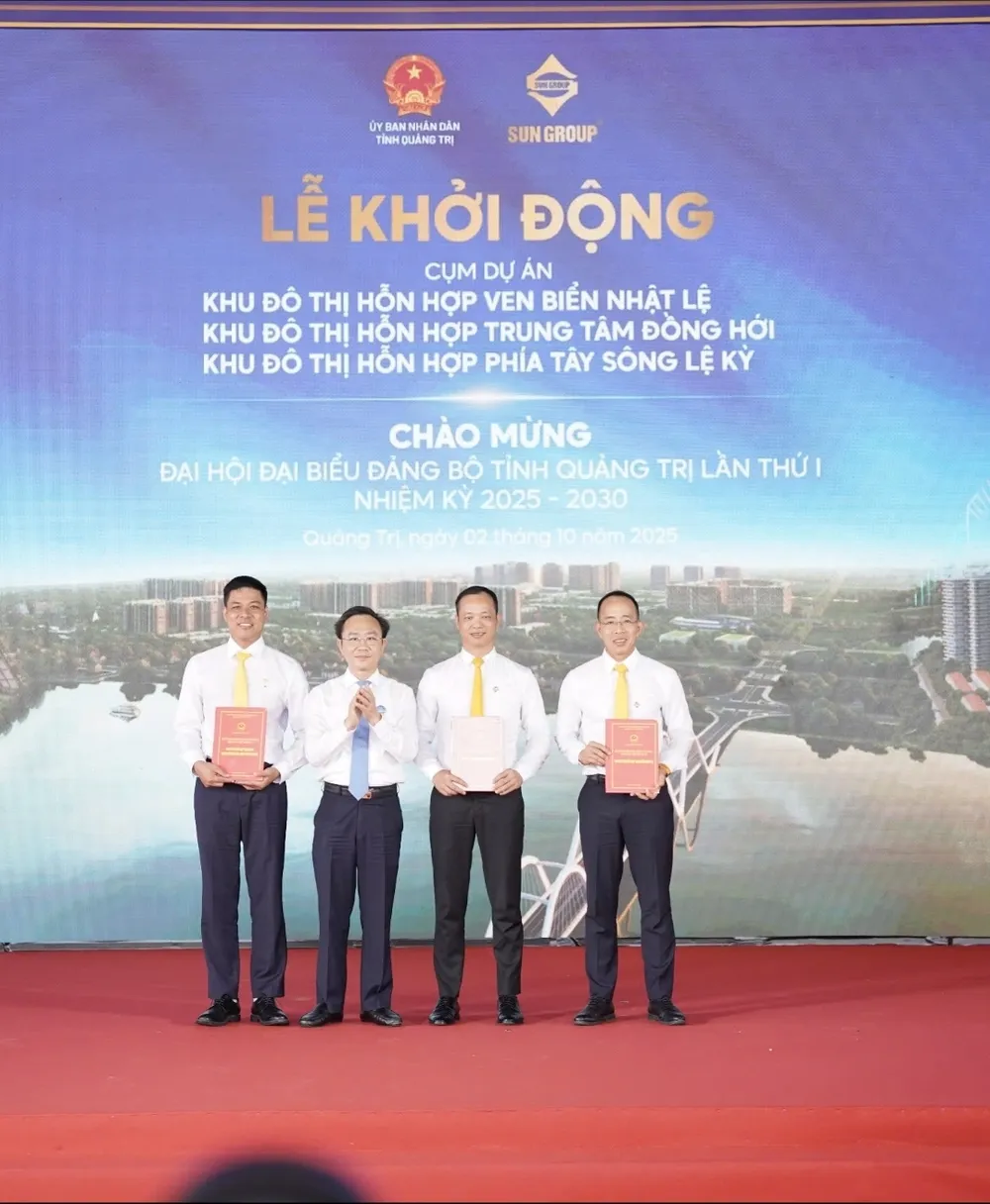 Trao quyết định đầu tư 1000027775.jpg