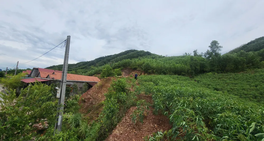 Sạt lở khu vực đồi Phòng Không